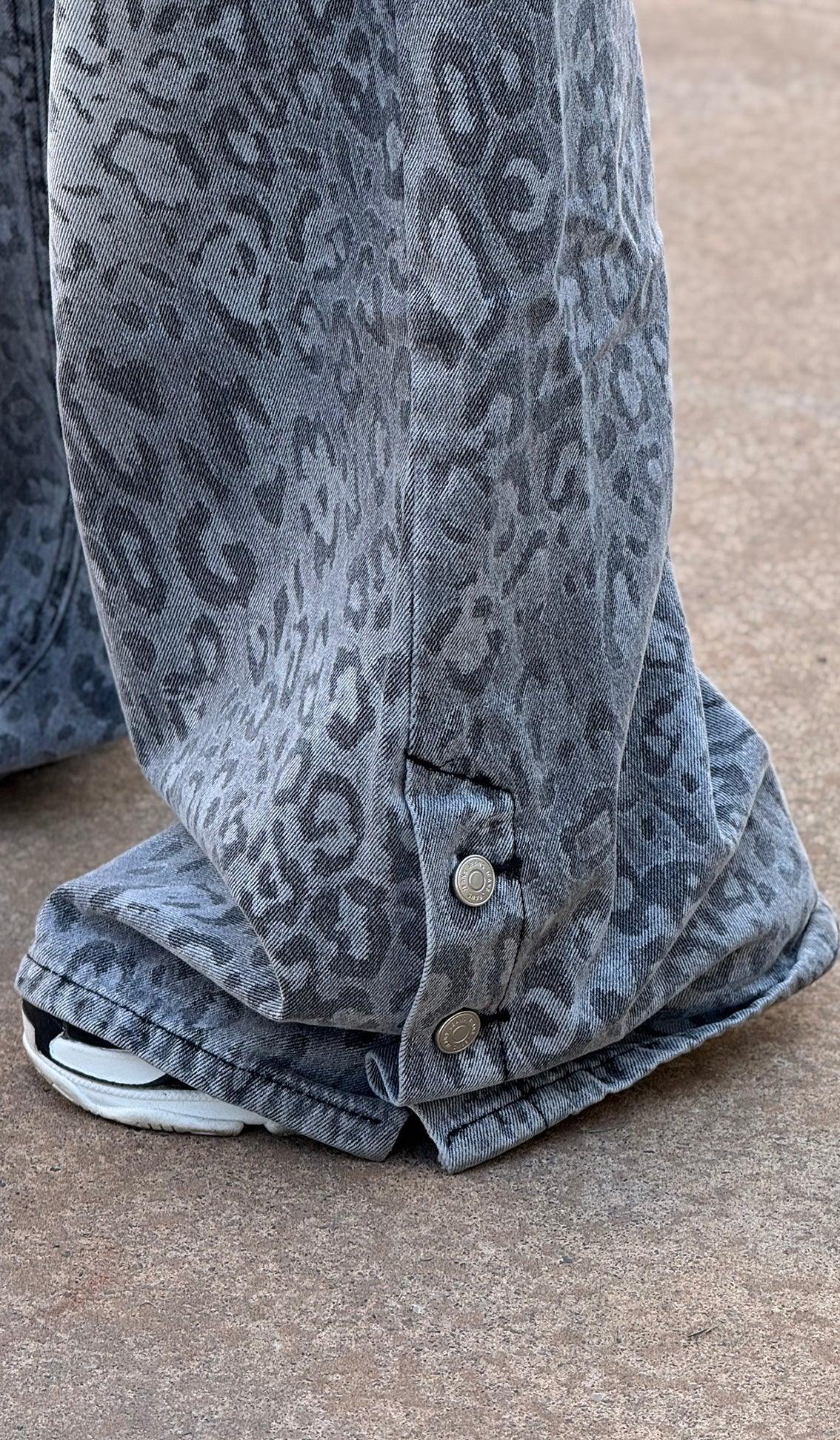 CALÇA CHROME LEOPARD - MONEYS