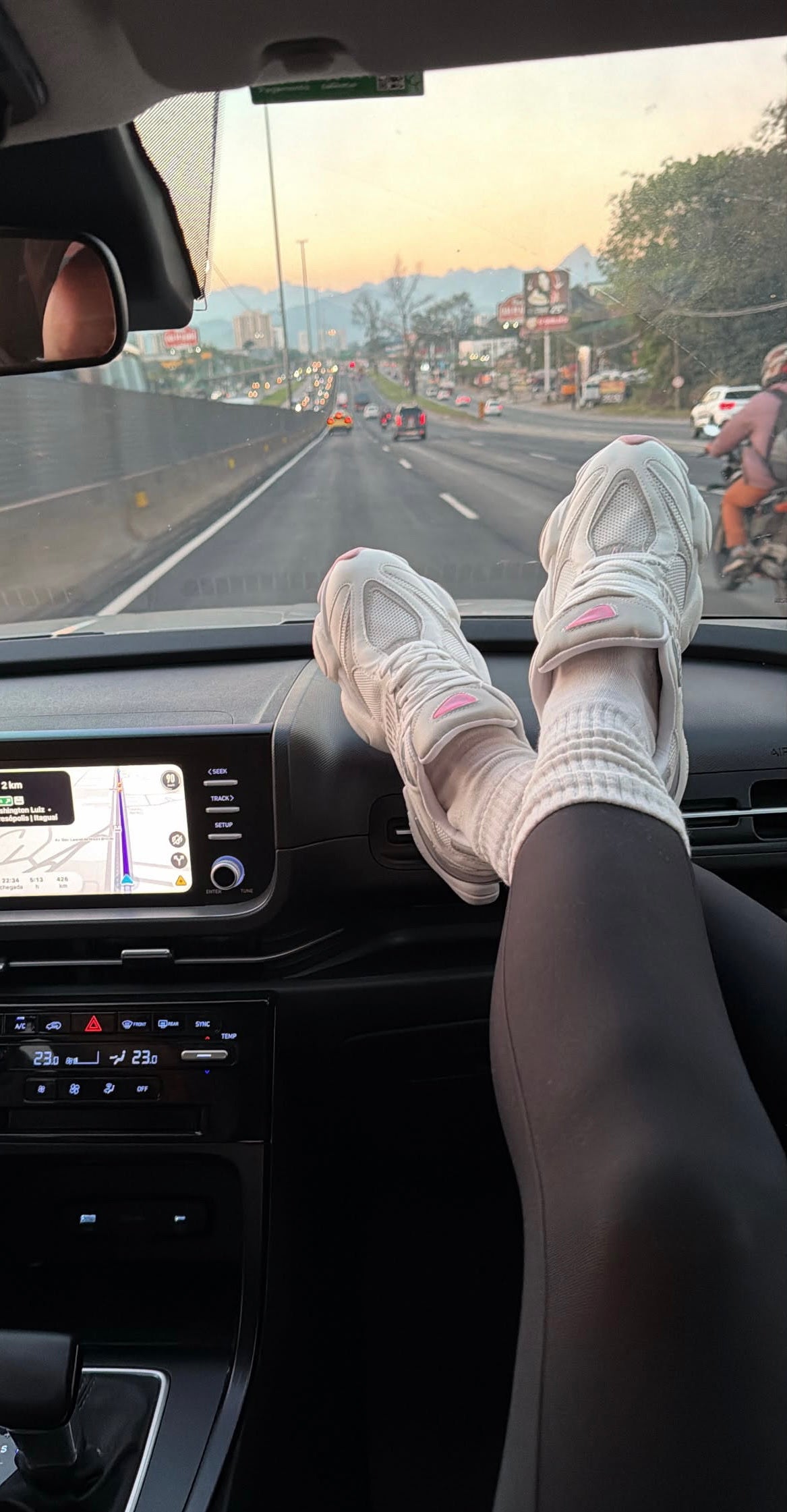 NB 9060 Branco Rosa