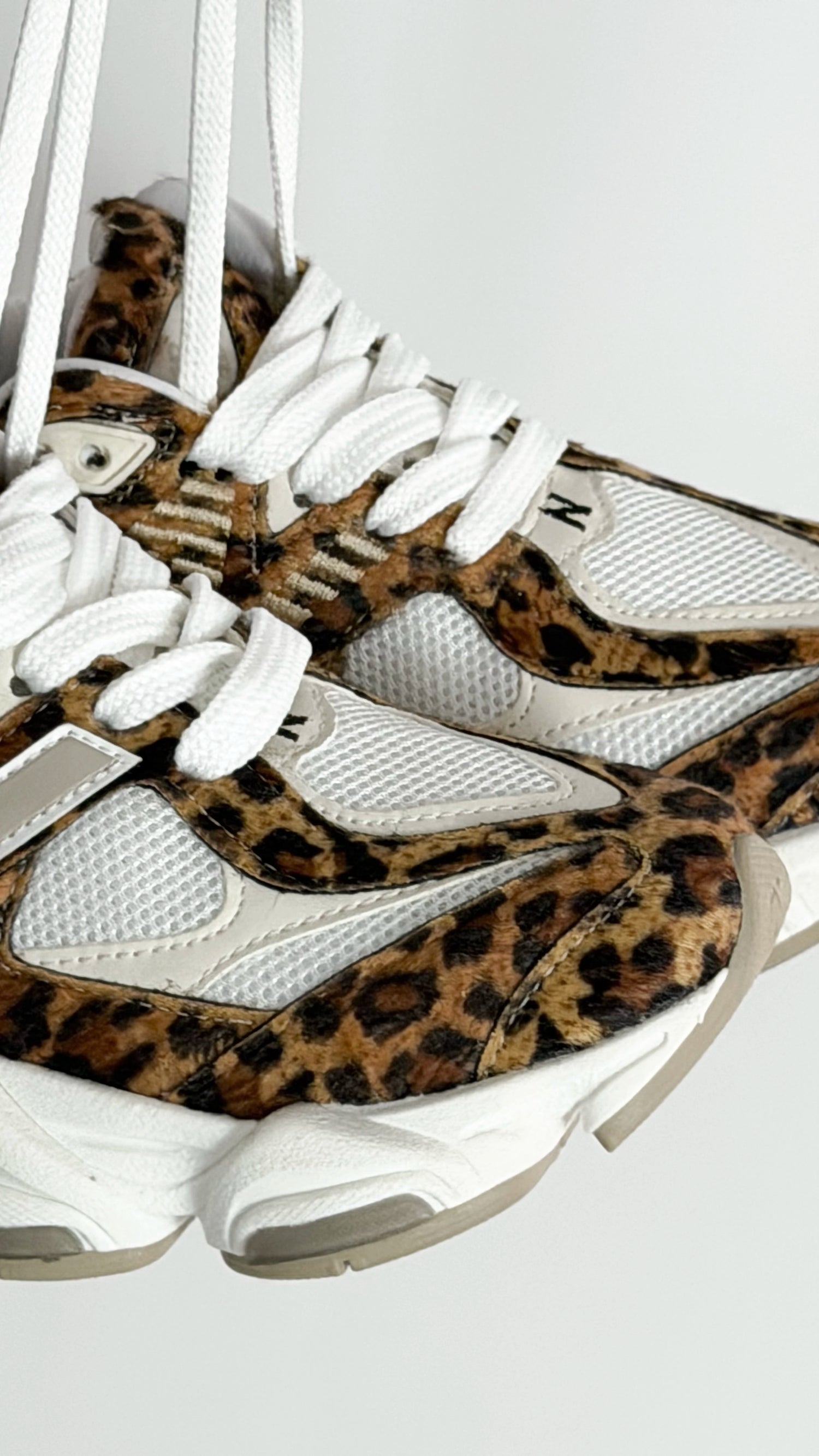NB 9060 Leopard