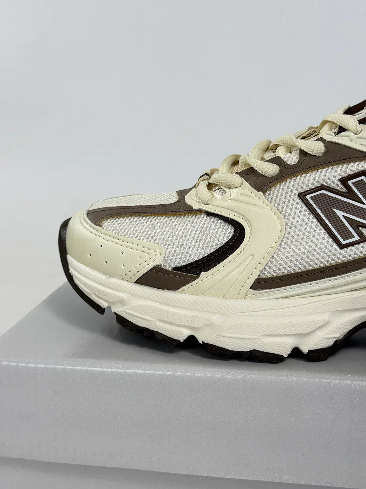 NB 530 CAFÉ OFF - MONEYS