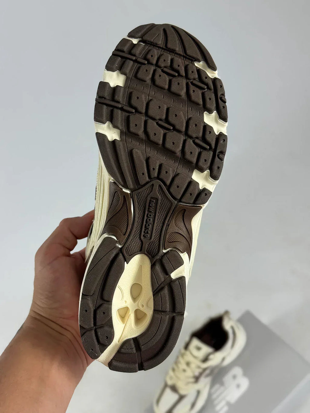 NB 530 CAFÉ OFF - MONEYS