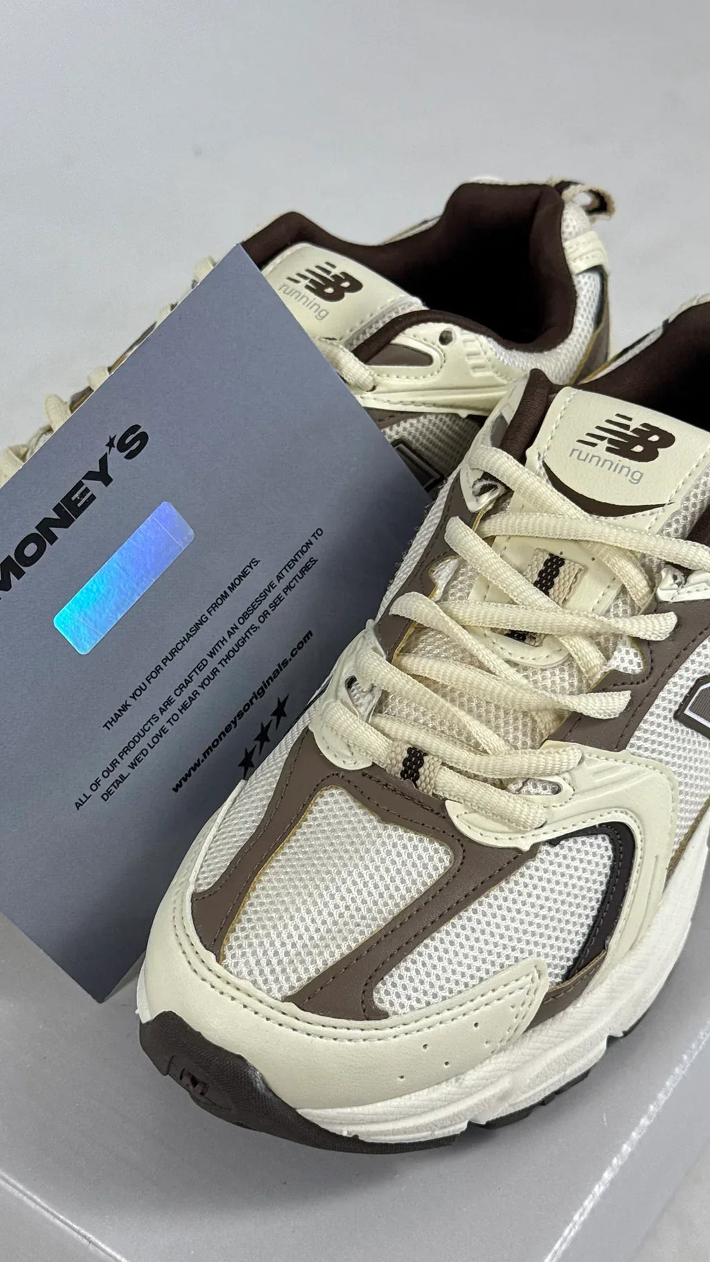 NB 530 CAFÉ OFF - MONEYS