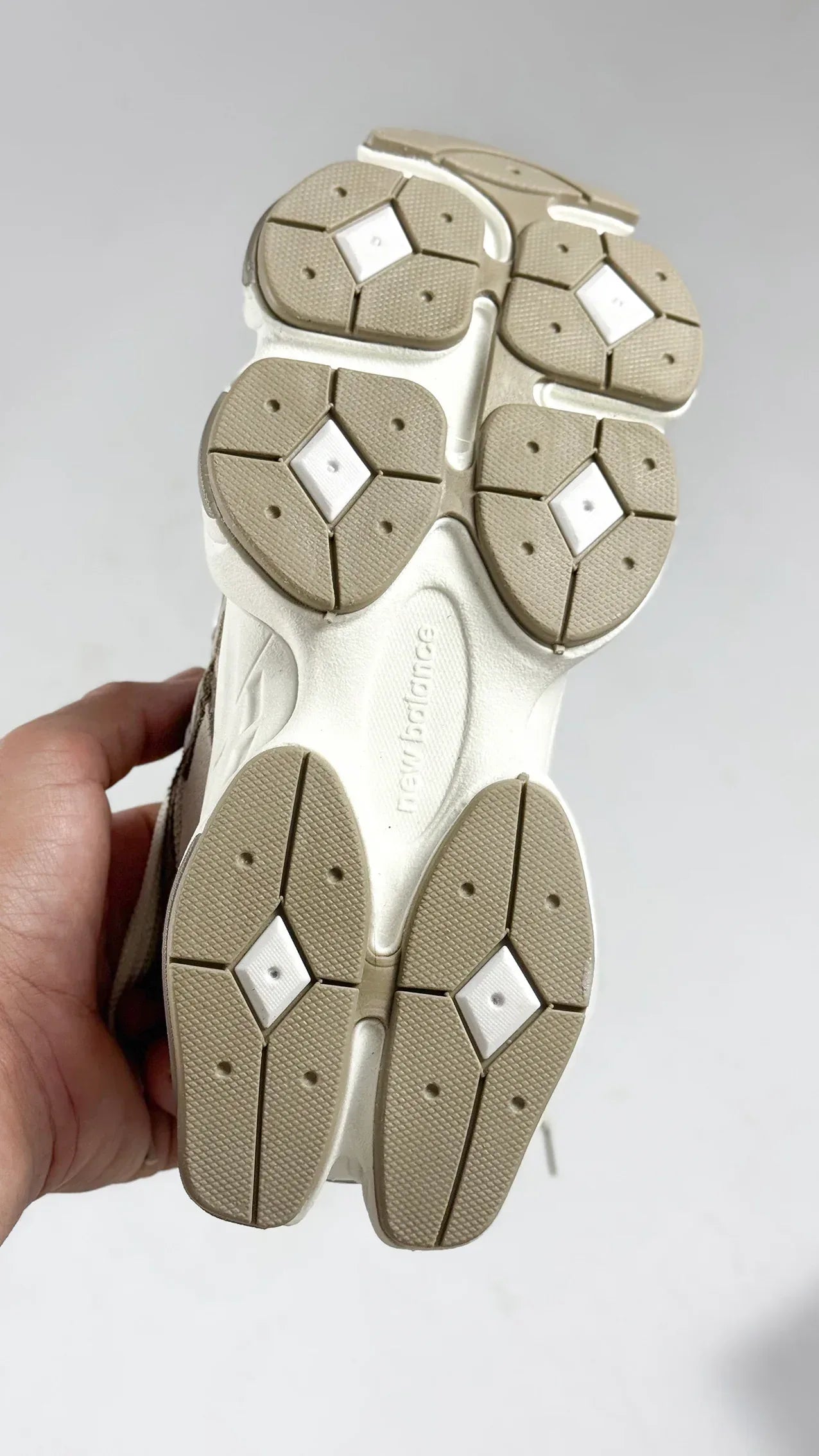 NB 9060 NUDE - MONEYS