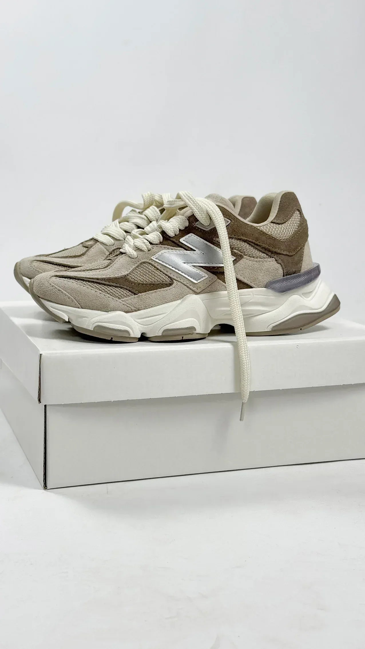 NB 9060 NUDE - MONEYS