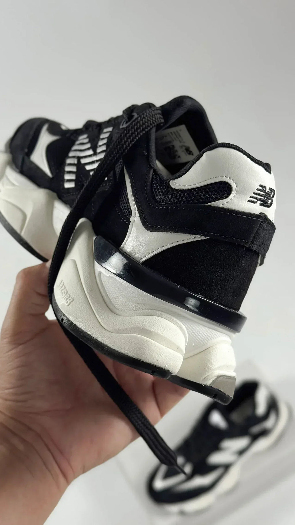 NB 9060 BLACK WHITE - MONEYS