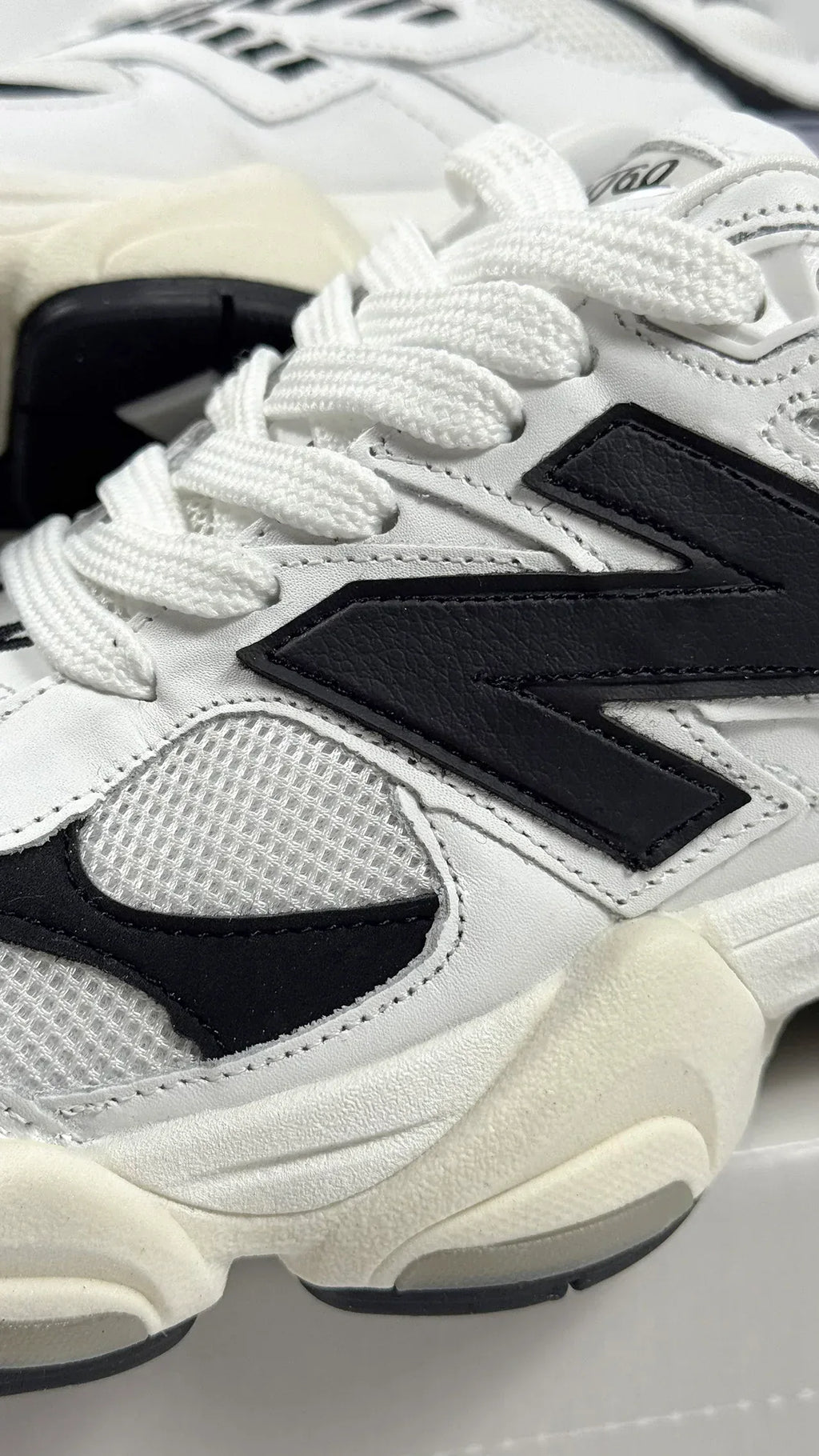 NB 9060 WHITE BLACK - MONEYS