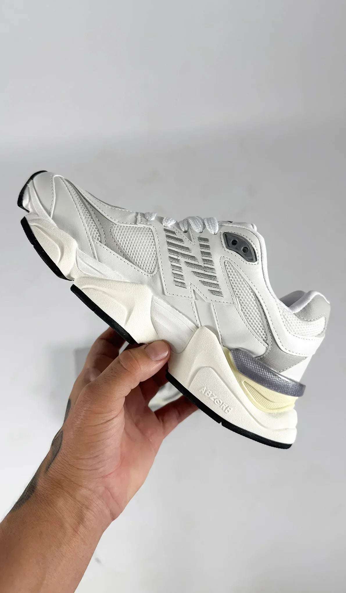 NB 9060 WHITE PERLA - MONEYS