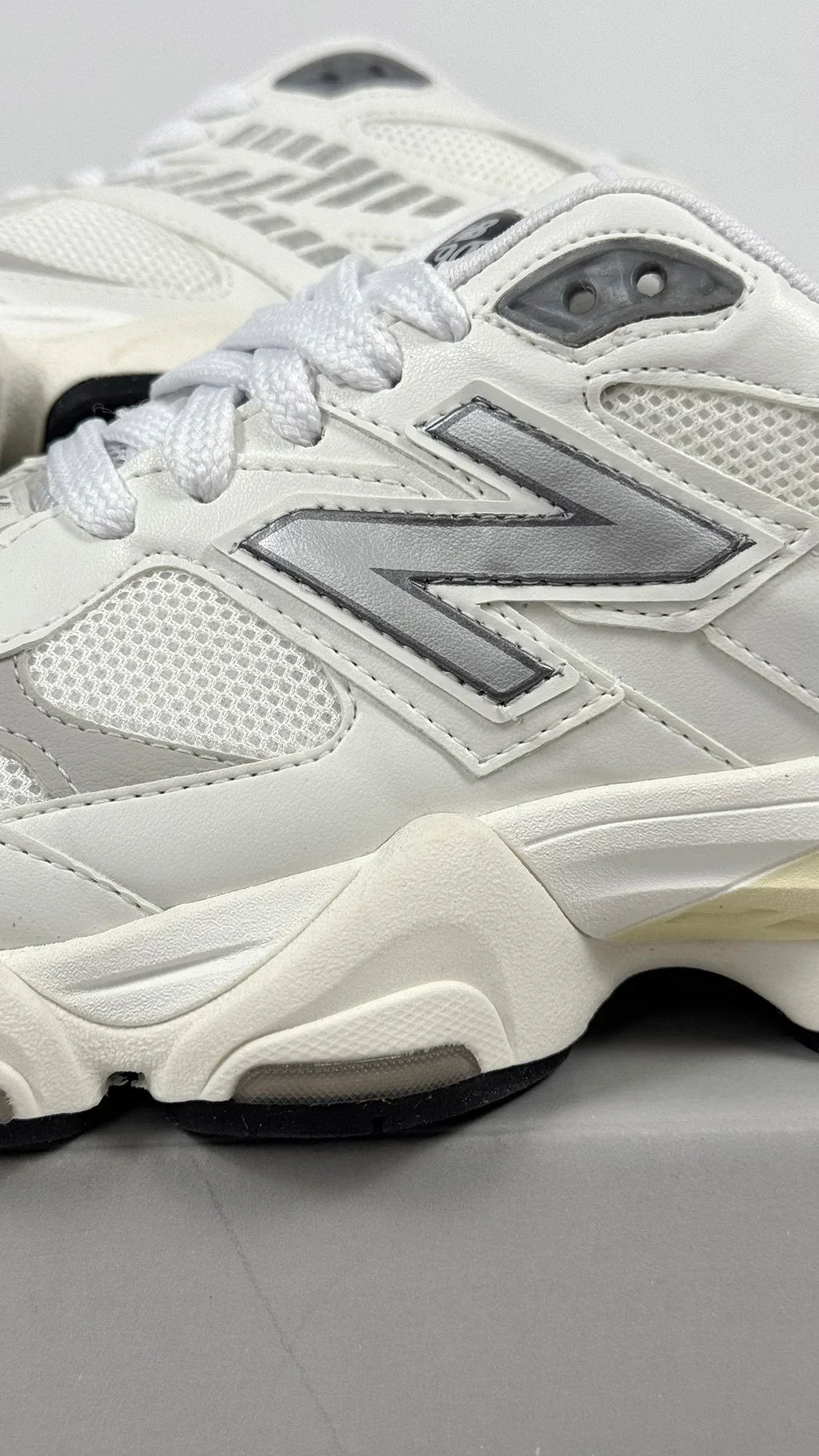 NB 9060 WHITE PERLA - MONEYS