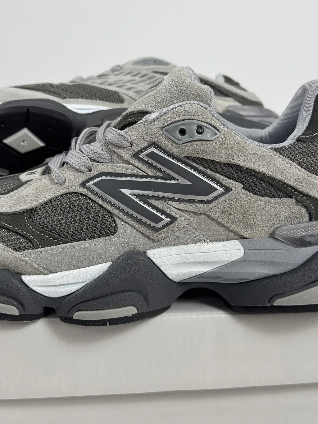 NB 9060 DARKMOON - MONEYS