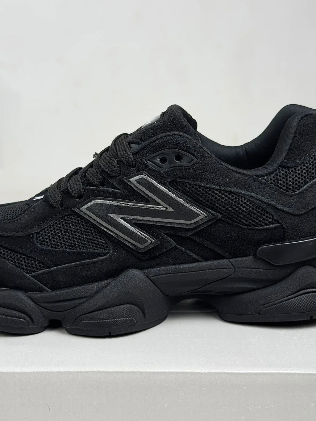 NB 9060 BLACKOUT - MONEYS