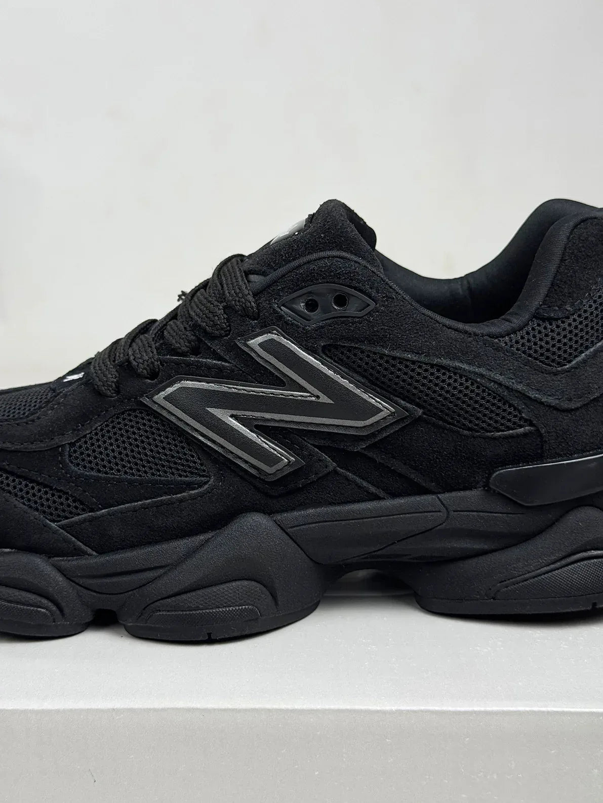 NB 9060 BLACKOUT - MONEYS