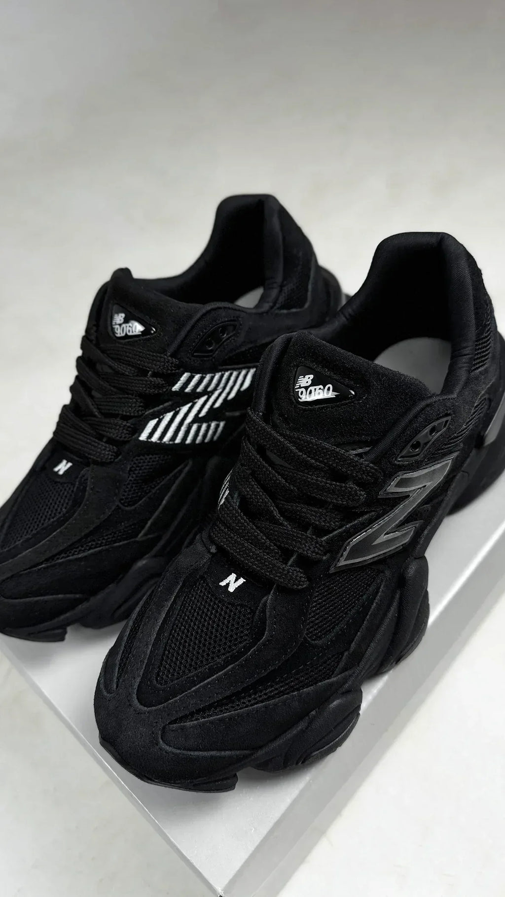 NB 9060 BLACKOUT - MONEYS