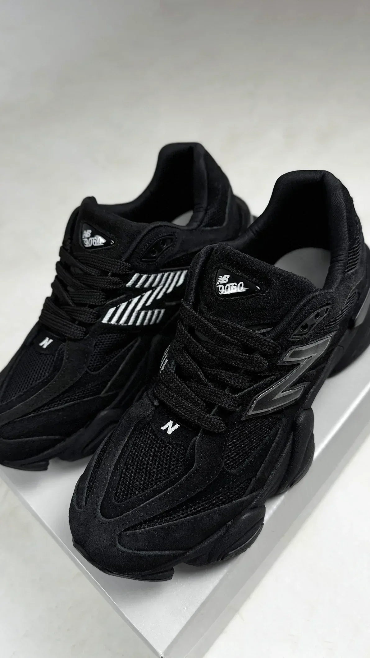 NB 9060 BLACKOUT - MONEYS