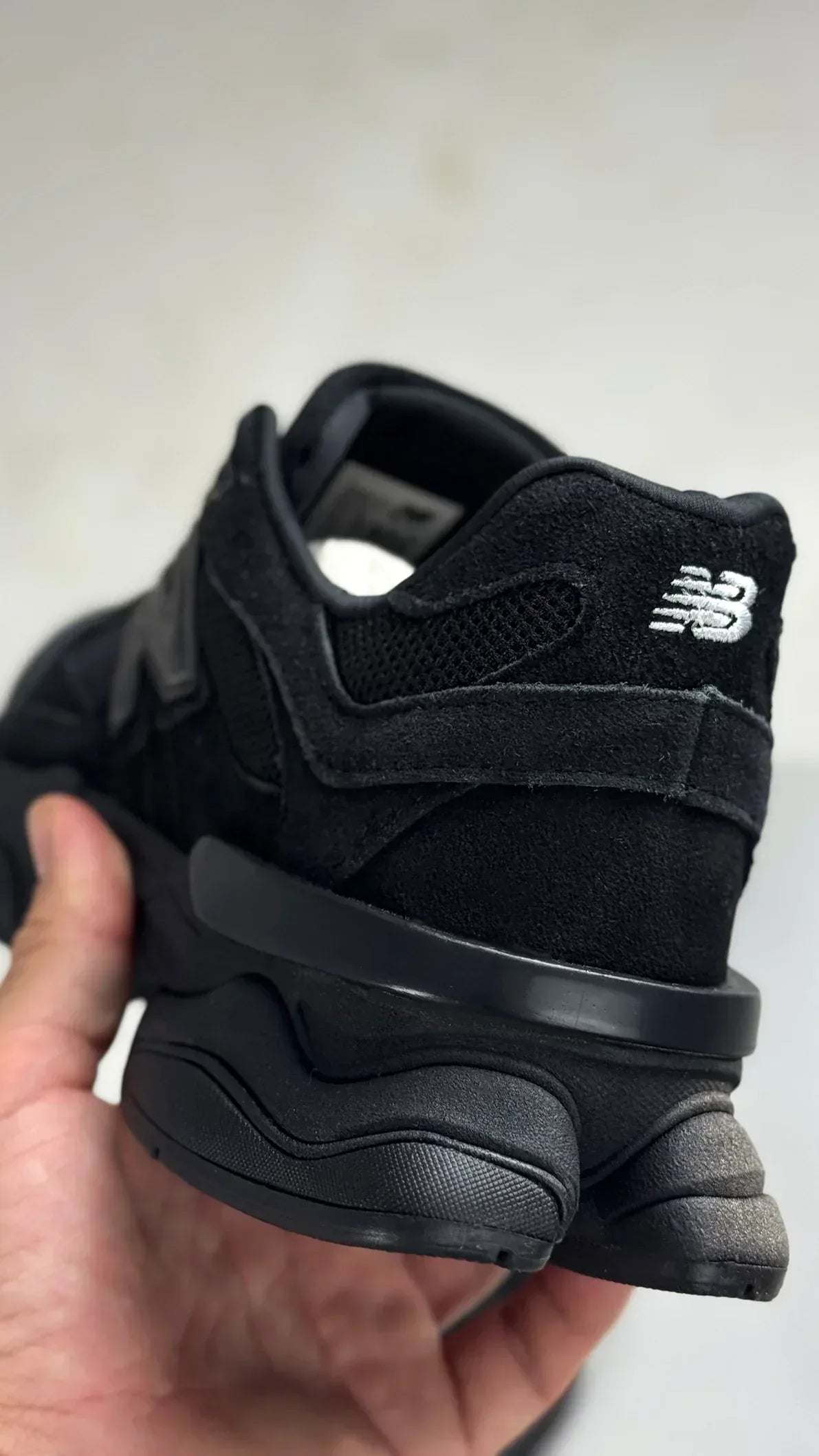 NB 9060 BLACKOUT - MONEYS