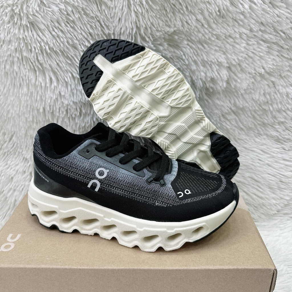 ON Cloud Black Off