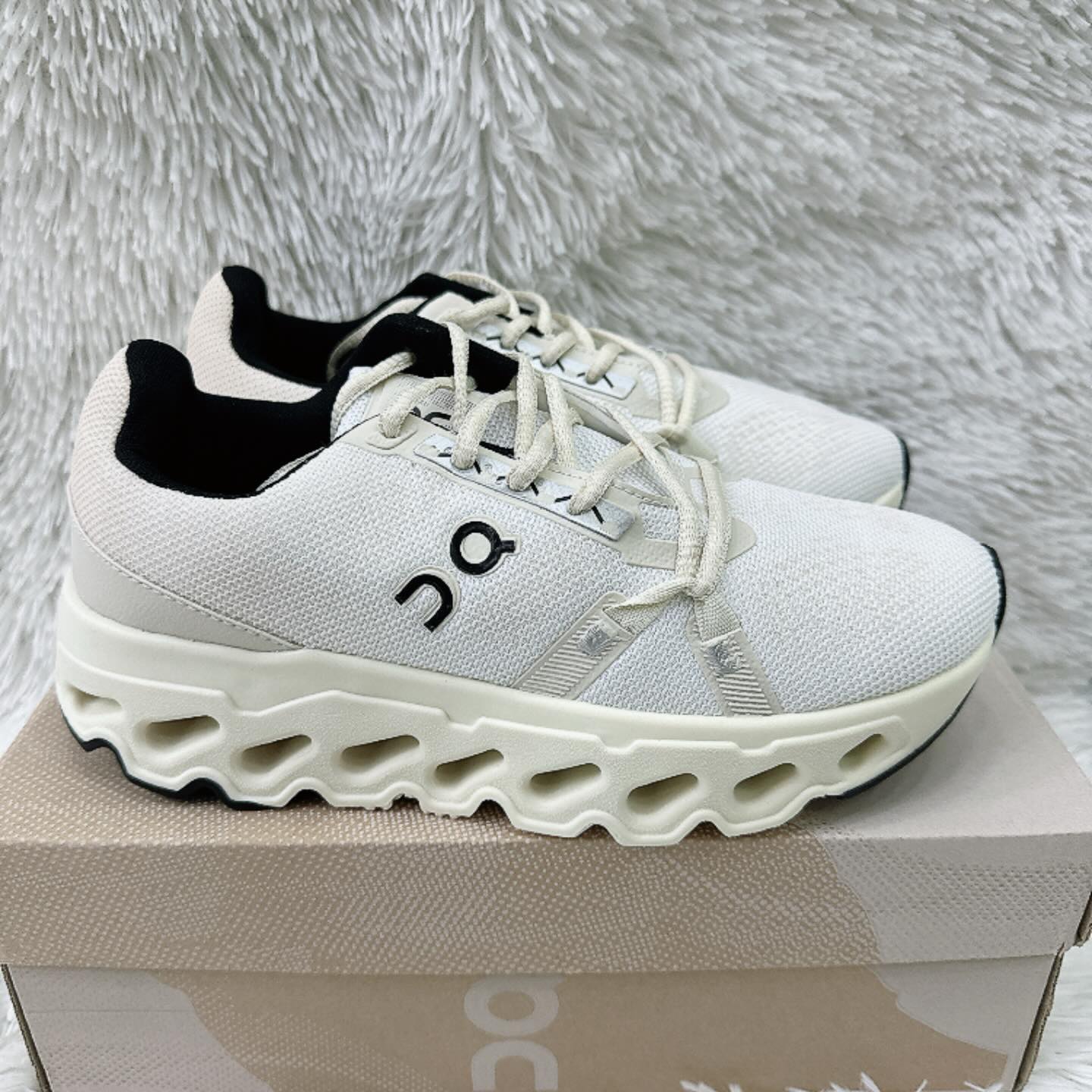 ON Cloud Off Black